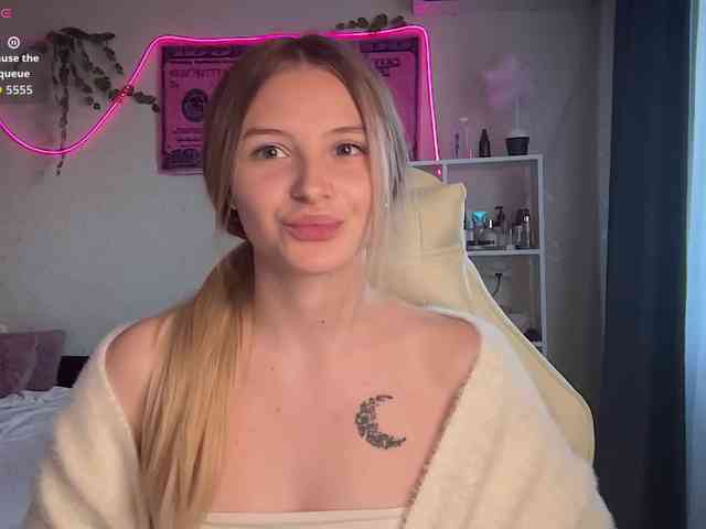 VictoriaMist webcam
