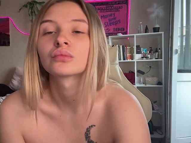VictoriaMist webcam