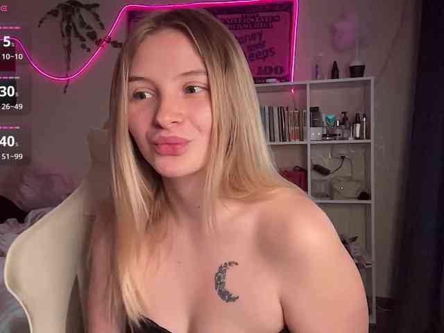 VictoriaMist webcam