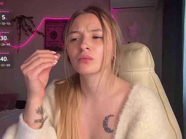 VictoriaMist webcam