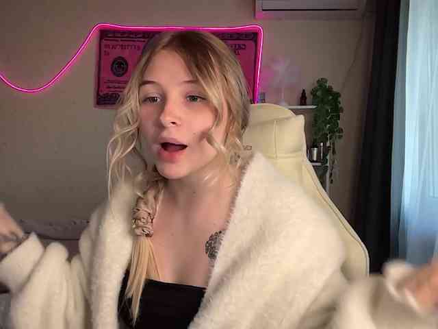 VictoriaMist webcam