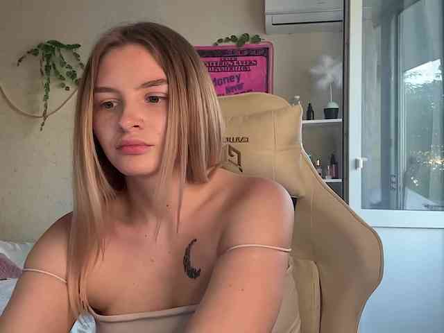 VictoriaMist webcam