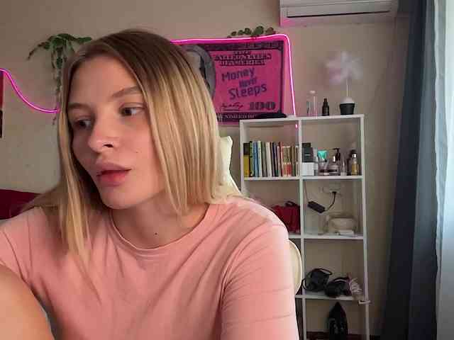 VictoriaMist webcam
