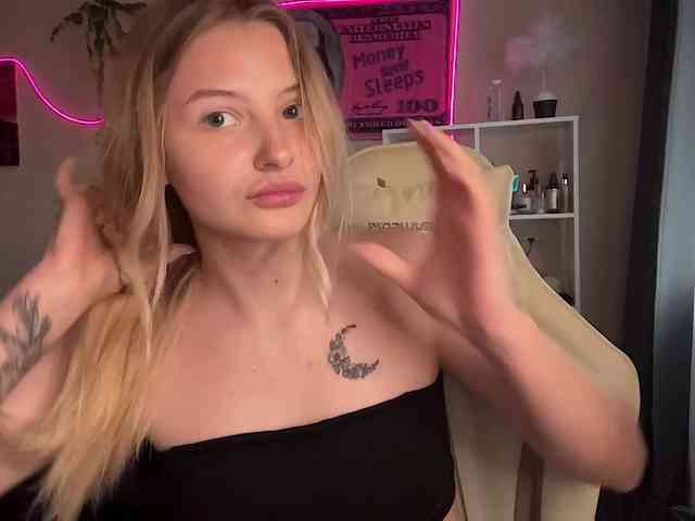 VictoriaMist webcam