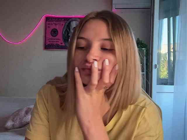 VictoriaMist webcam