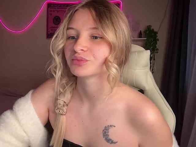 VictoriaMist webcam