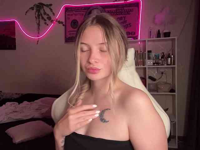 VictoriaMist webcam