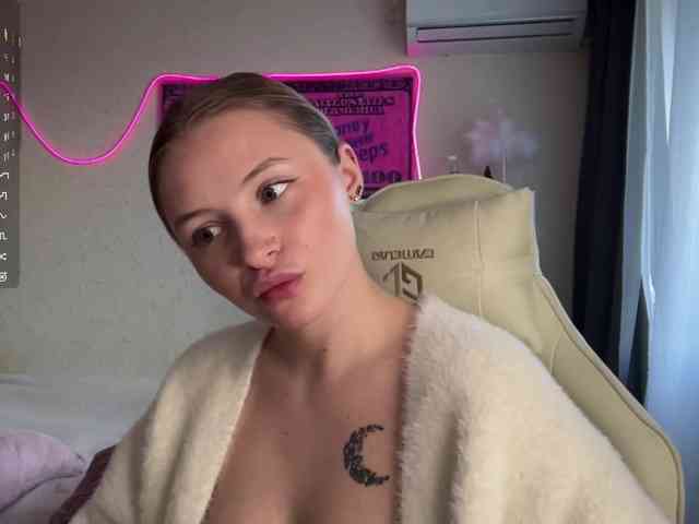VictoriaMist webcam