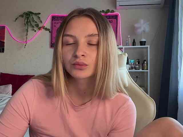 VictoriaMist webcam