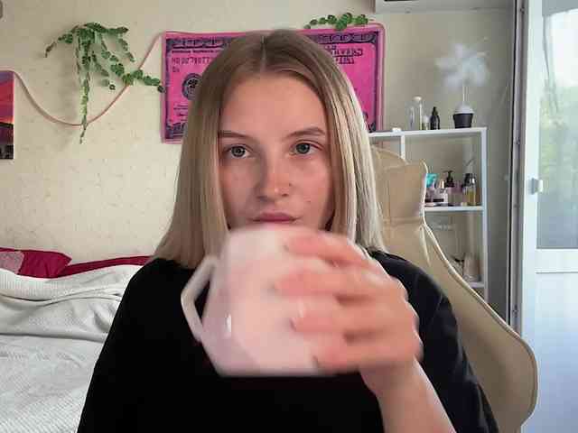 VictoriaMist webcam