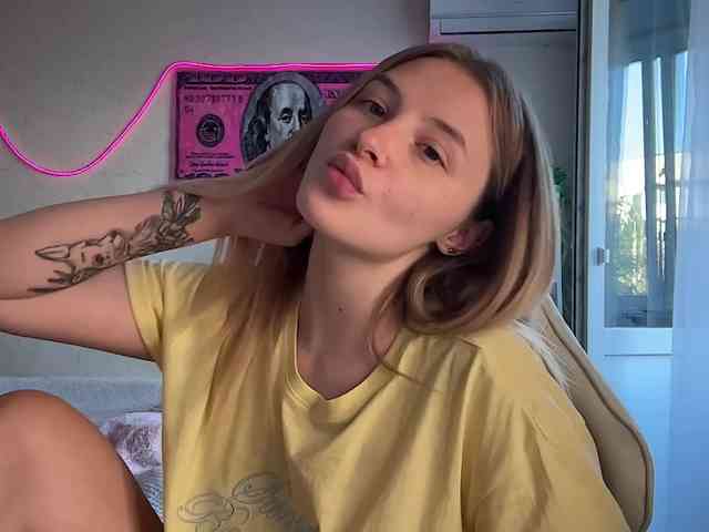 VictoriaMist webcam