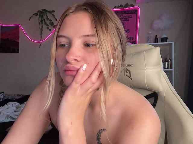 VictoriaMist webcam