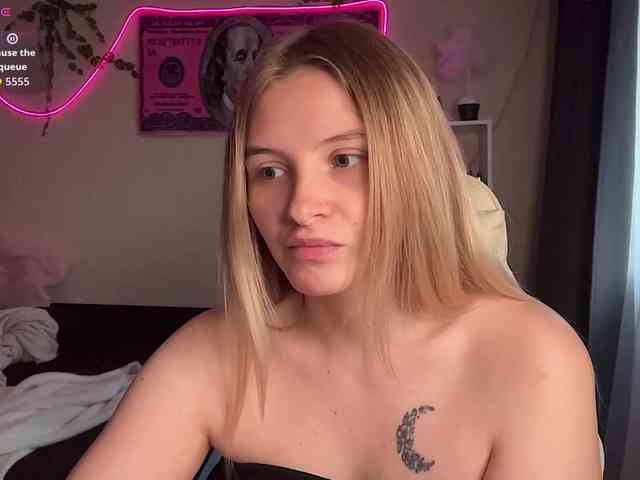 VictoriaMist webcam