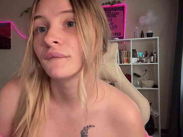 VictoriaMist webcam