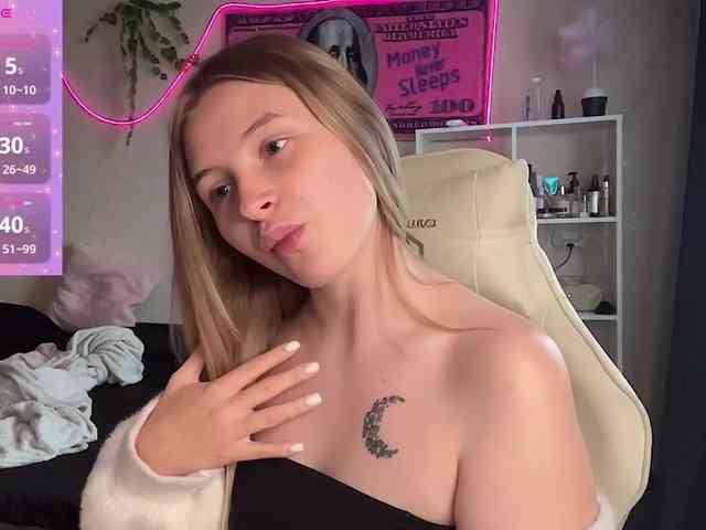 VictoriaMist webcam