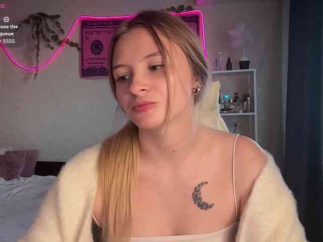 VictoriaMist webcam