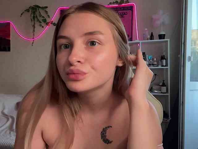 VictoriaMist webcam