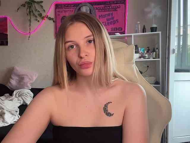 VictoriaMist webcam