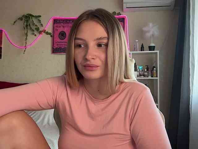 VictoriaMist webcam