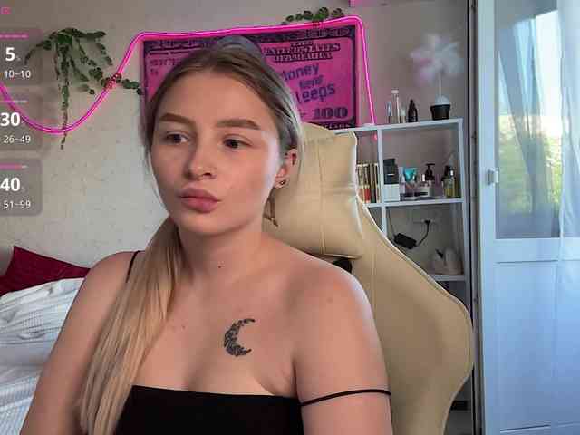VictoriaMist webcam