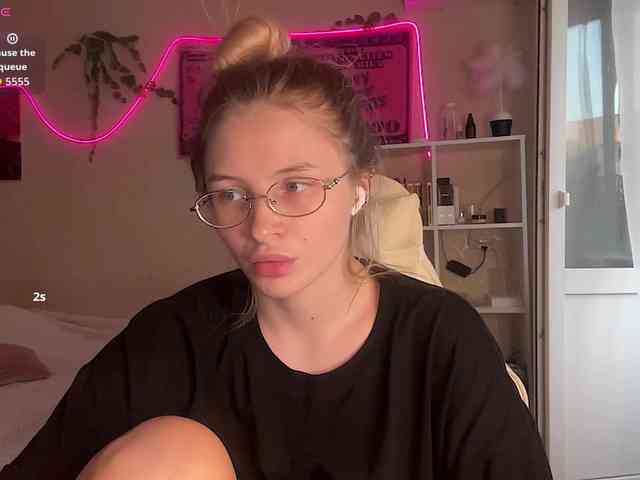 VictoriaMist webcam