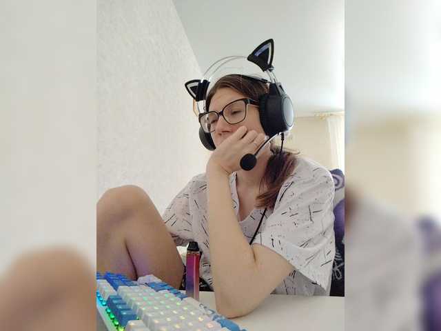 KittyMiracle live cam on BongaCams