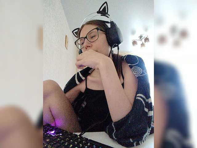 KittyMiracle live cam on BongaCams