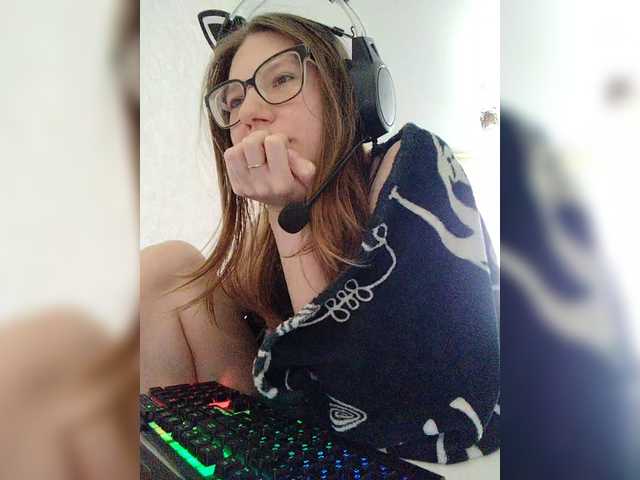 KittyMiracle live cam on BongaCams