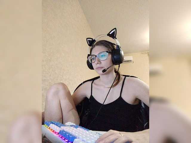 KittyMiracle live webcam show