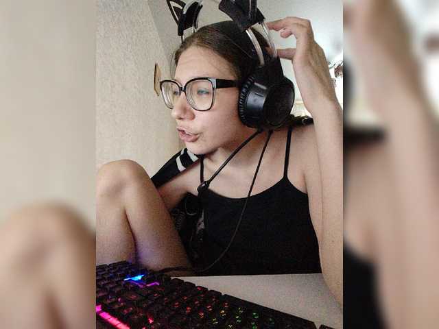KittyMiracle live cam on BongaCams