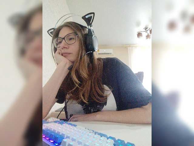 KittyMiracle live cam on BongaCams