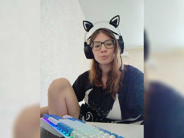 KittyMiracle live cam on BongaCams