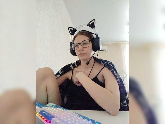 KittyMiracle live cam on BongaCams