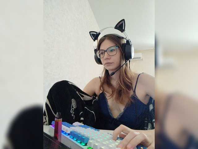 KittyMiracle live cam on BongaCams