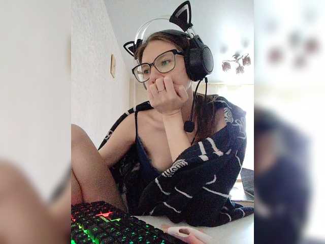 KittyMiracle live cam on BongaCams
