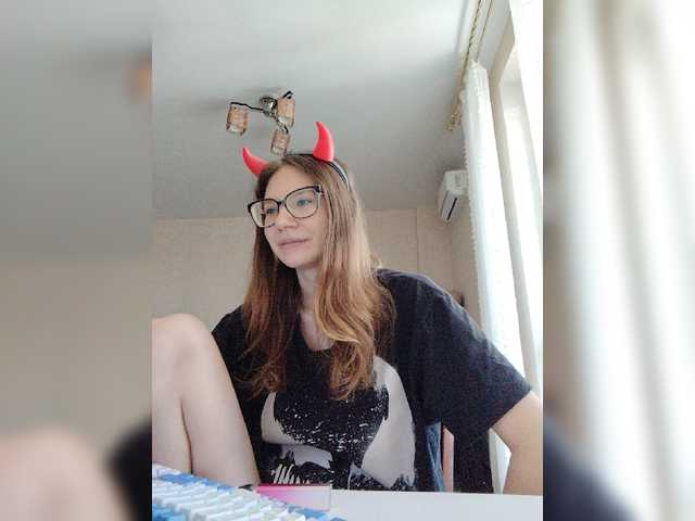 KittyMiracle live cam on BongaCams