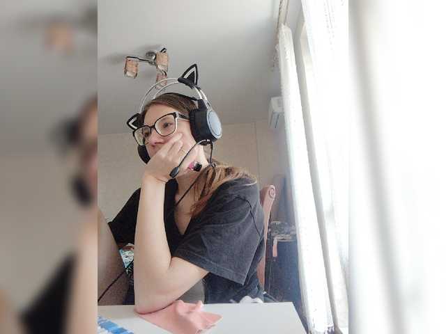 KittyMiracle live cam on BongaCams