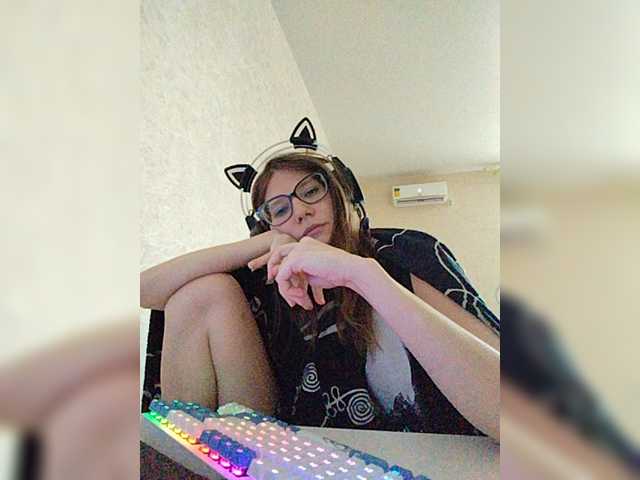 KittyMiracle live cam on BongaCams