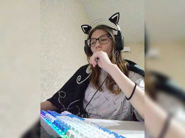 KittyMiracle live cam on BongaCams