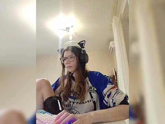 KittyMiracle live cam on BongaCams