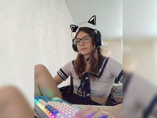 KittyMiracle live cam on BongaCams