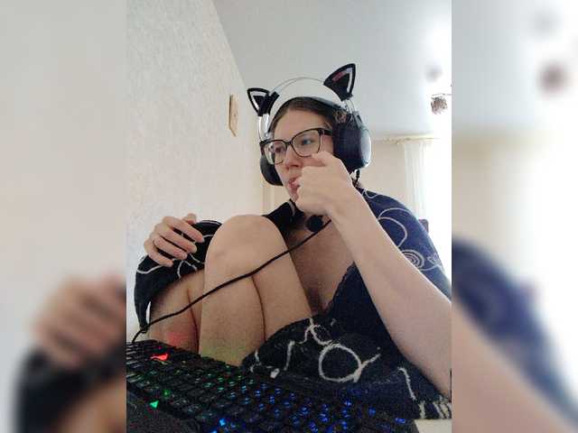 KittyMiracle live cam on BongaCams