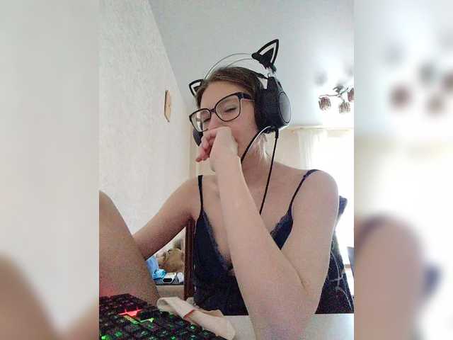 KittyMiracle live cam on BongaCams