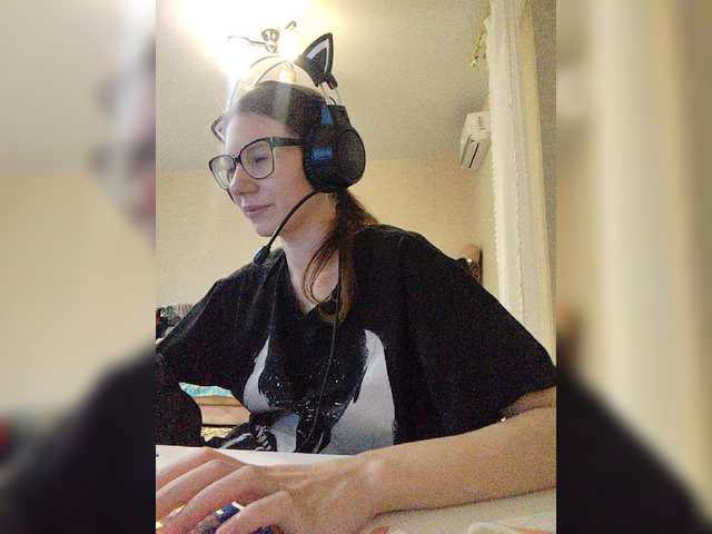 KittyMiracle live cam on BongaCams