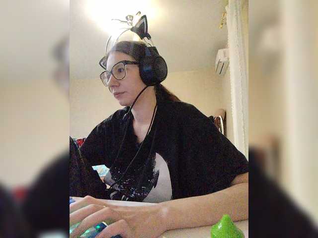 KittyMiracle live cam on BongaCams