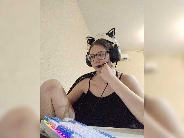 KittyMiracle live cam on BongaCams