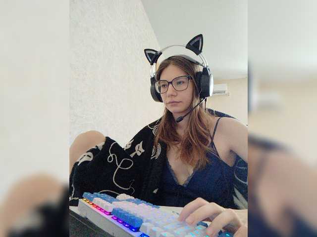 KittyMiracle live cam on BongaCams