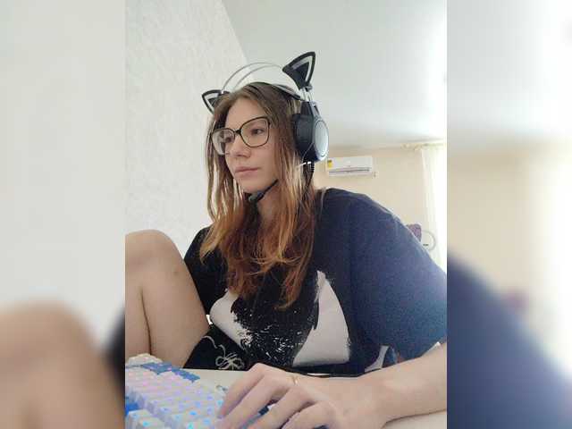 KittyMiracle live cam on BongaCams