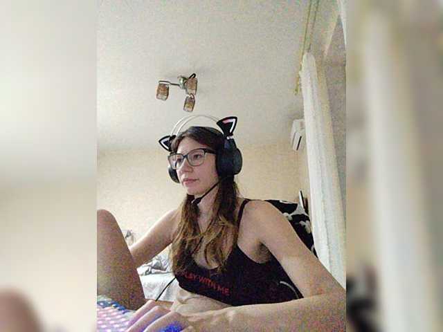 KittyMiracle live cam on BongaCams