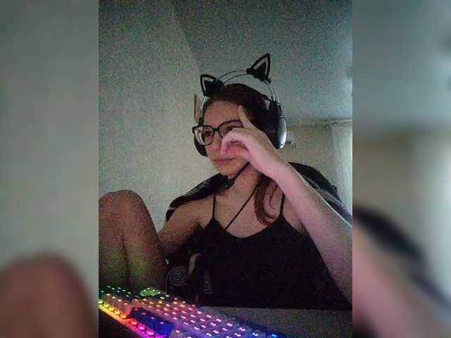 KittyMiracle live cam on BongaCams